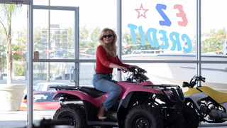 <i>On Becoming A God In Central Florida </i>finds its voice in butchered gators and tear-soaked waterslides